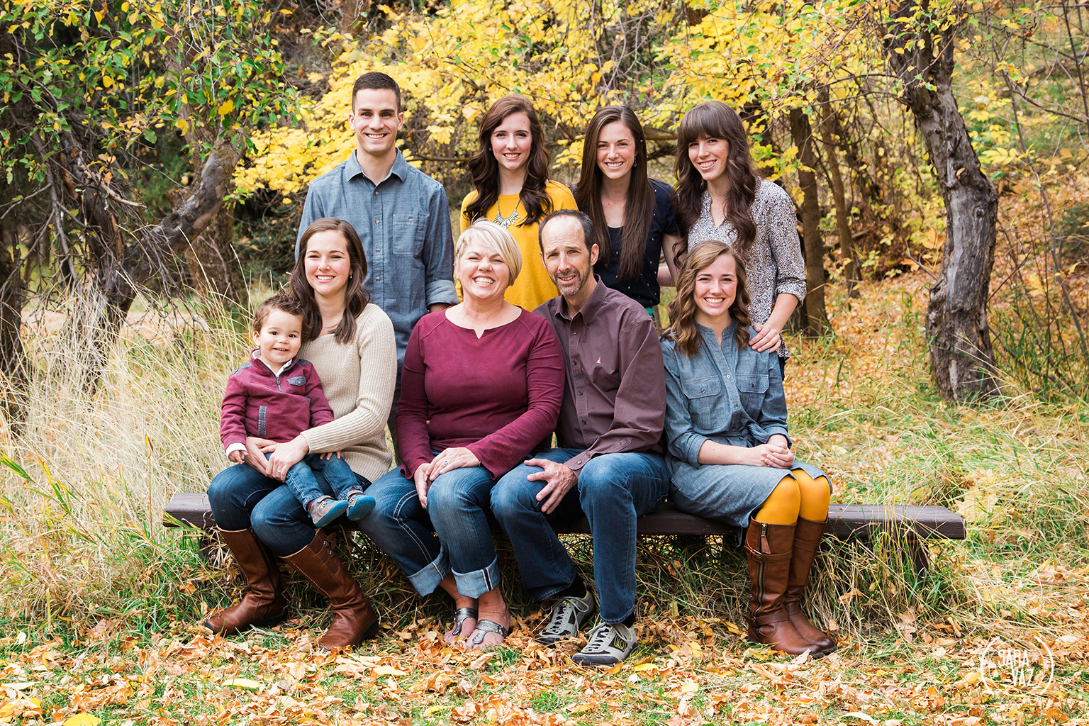Bountiful Family Photographer | Utah Portrait Photographer | Utah Photographer | Portraits | Mueller Park Canyon | Extended Family Session | Fall Portraits | Sara Vaz Photography
