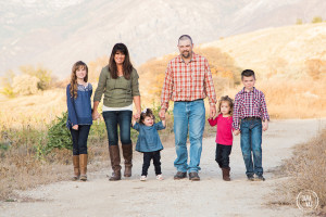 Utah Family Portrait Photographer | Utah Photographer | Utah Portrait Photographer | Portraits | Lehi Photographer | Utah County Photographer | Fall Portraits | Sara Vaz Photography
